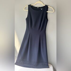 Tommy Hilfiger Women”s Sleeveless Navy dress with mesh trim Size 2